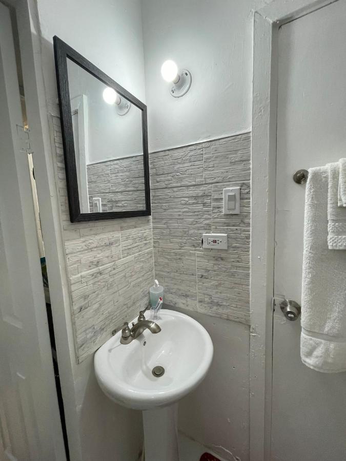 Blue Royalty Bed & Breakfast Портмор Екстериор снимка